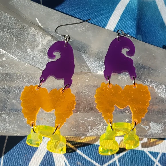 🪄 Hocus Pocus Sanderson Sisters acrylic hair-do earrings - Picture 8 of 8